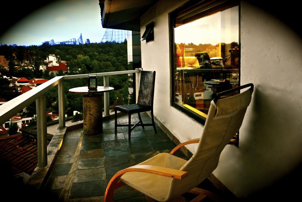 Aztic Hotel And Executive Suites Mexico City Room photo