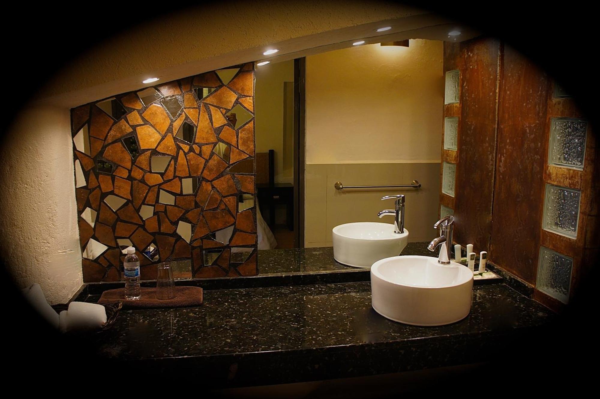 Aztic Hotel And Executive Suites Mexico City Room photo